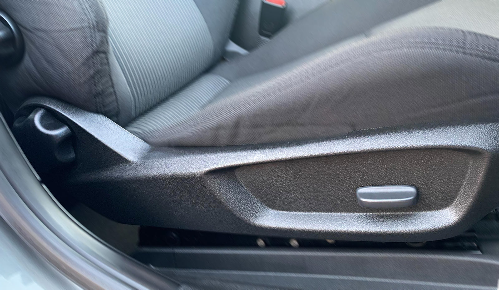 Genuine Holden VE Front Seat Trim Side Track Cover Driver RH 4/6 Way Black SV6 SS Commodore HSV 92197753